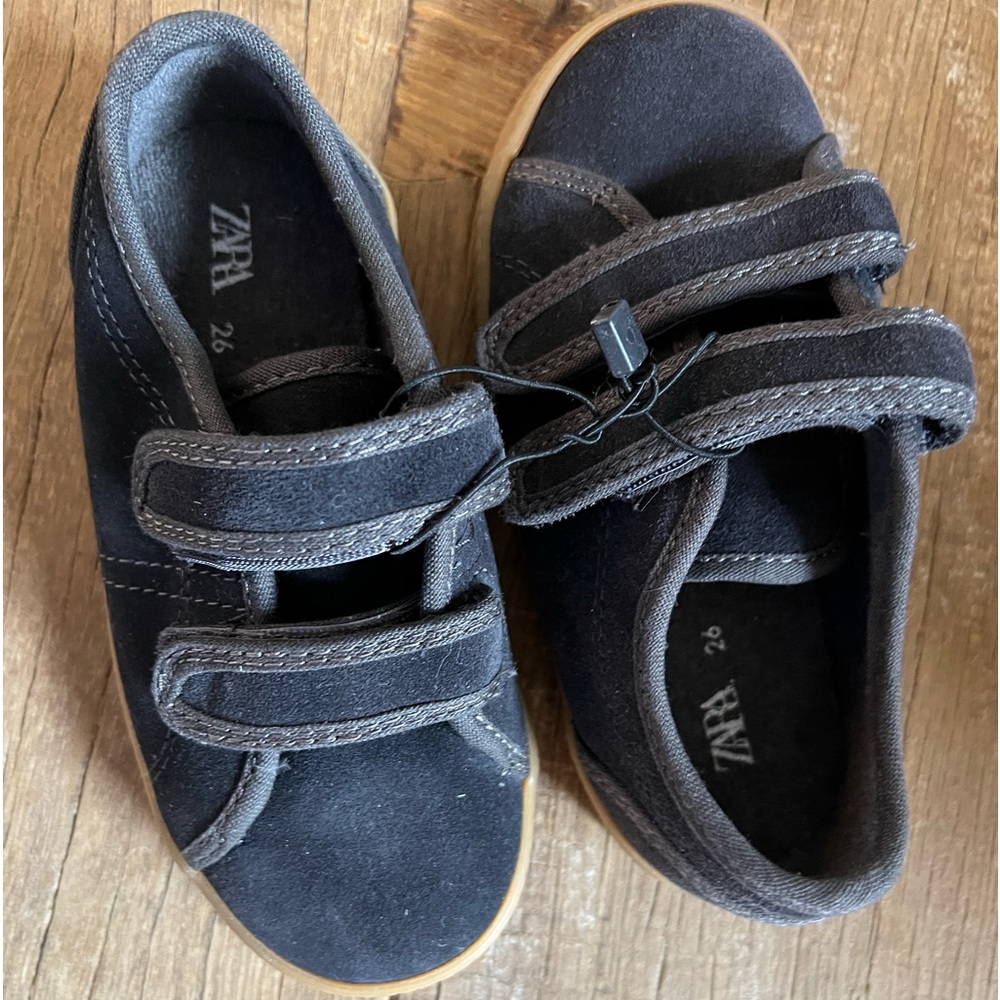 Lot of size 26/size 9 toddler shoes. Great condition (two never worn)